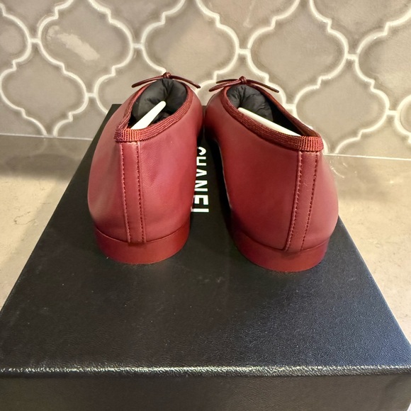 BNWT Chanel 26S Lambskin Burgundy & Pink Bow Tie Ballet Ballerina Flat, Size 36 - Picture 6 of 11
